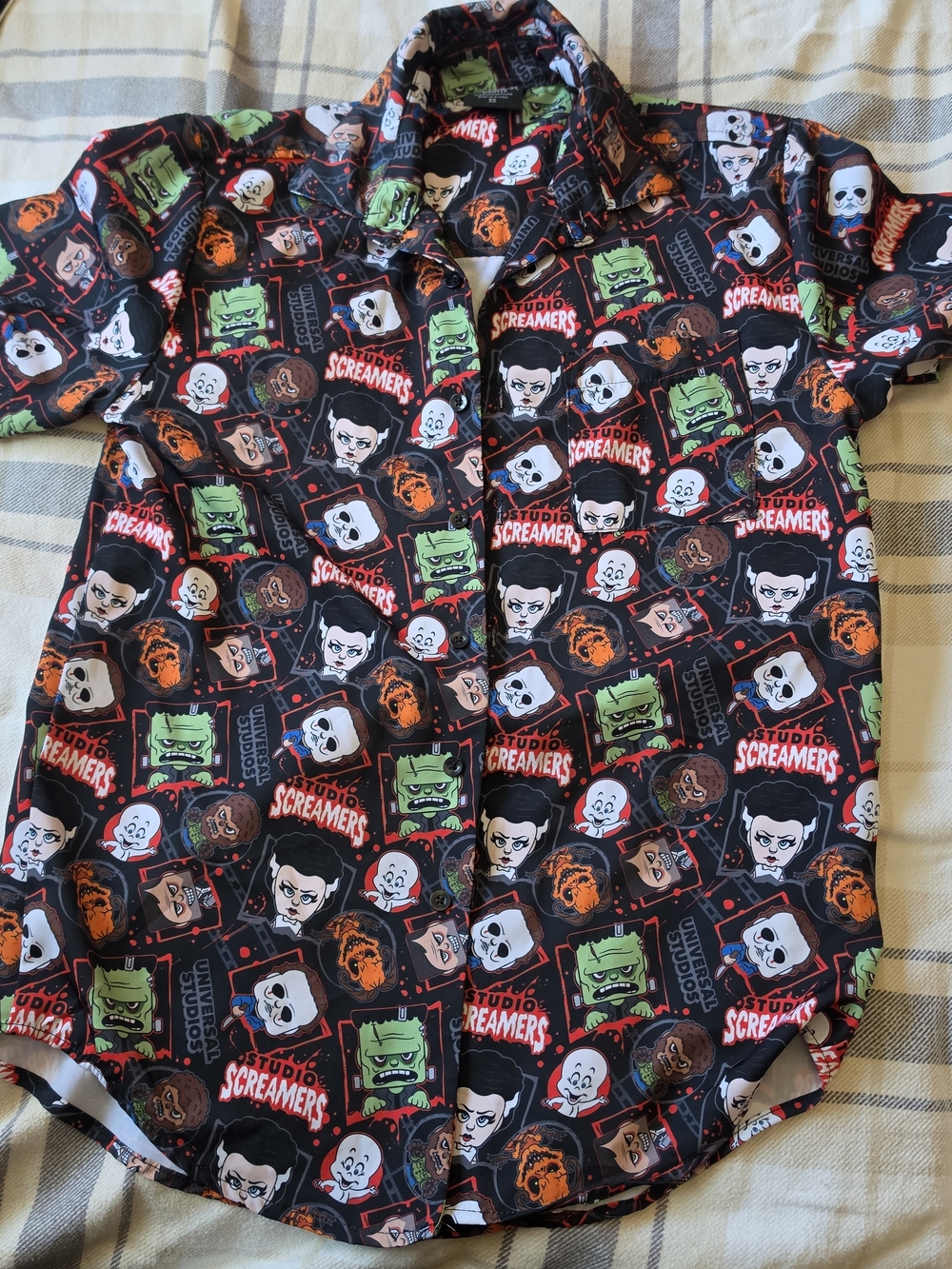 Universal Studios Men's Halloween Horror Nights Graphic Print Button-Up XS